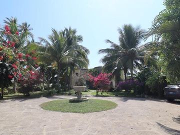 Exclusiva Residencia en Playa Azul, Michoacán – Un Paraíso Frente al Mar