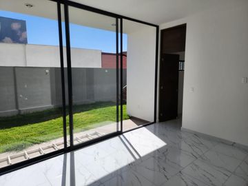 Hermosa casa en renta, en Vila Nuar