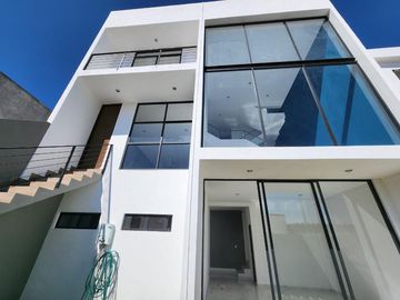 Hermosa casa en renta, en Vila Nuar