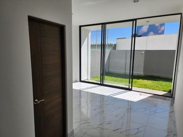 Hermosa casa en renta, en Vila Nuar