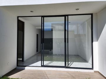 Hermosa casa en renta, en Vila Nuar