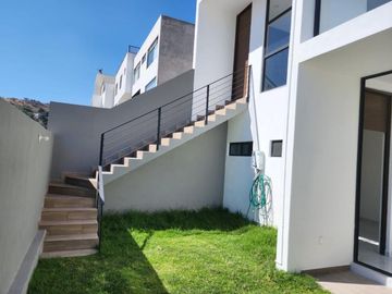 Hermosa casa en renta, en Vila Nuar