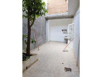 CASA DE BELLA ARQUITECTURA EN COL. COPOYA