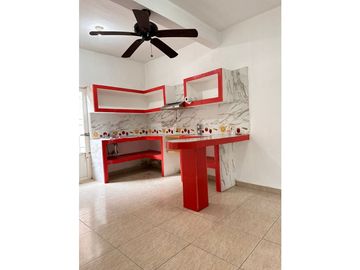 CASA DE BELLA ARQUITECTURA EN COL. COPOYA