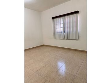 CASA DE BELLA ARQUITECTURA EN COL. COPOYA