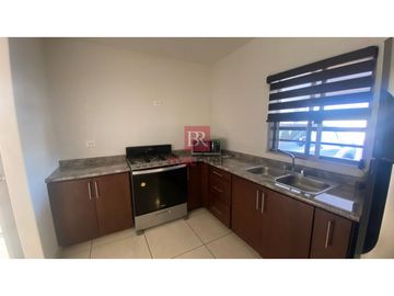 CASA EN VENTA EN COL. CALZADA RESIDENCIAL. CD. OBREGÓN, SONORA