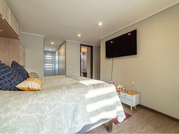 Amplia y acogedora casa, como nueva en Chamisero.