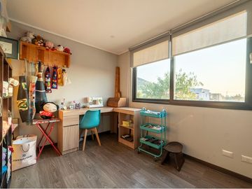 Amplia y acogedora casa, como nueva en Chamisero.