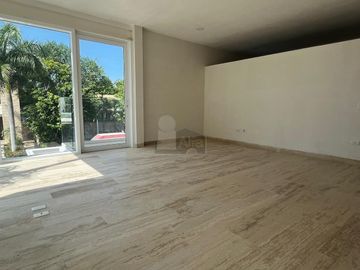 CASA EN VENTA EN CANCUN RESIDECIAL CUMBRES