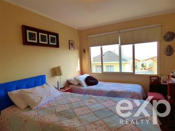 Casa en Venta en Altos del Parque Norte 8232