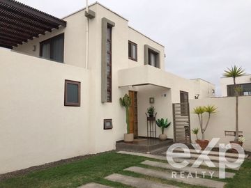 Casa en Venta en Costa Laguna