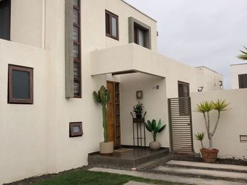 Casa en Venta en Costa Laguna