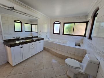 Casa Amplia y Luminosa en Bosques de Montemar