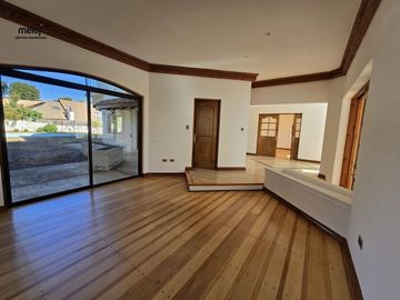 Casa Amplia y Luminosa en Bosques de Montemar