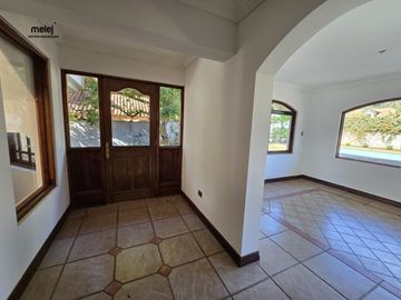 Casa Amplia y Luminosa en Bosques de Montemar