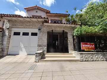 Chalet pileta cochera zona residencial
