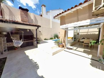 Chalet pileta cochera zona residencial