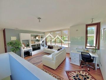 CASA 4 D + ESCRITORIO + SERVICIO CANQUEN