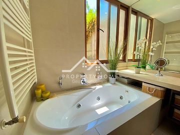 CASA 4 D + ESCRITORIO + SERVICIO CANQUEN