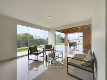 Flat de 101.94m² – Terraza interna – Frente a parque – Áreas comunes