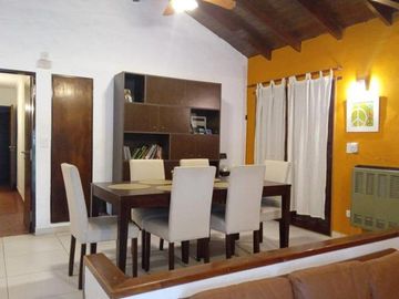 CASA DE 4 DOMITORIOS Y 2 BAÑOS PINAMAR PERMUTA