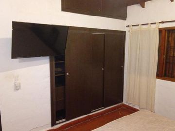 CASA DE 4 DOMITORIOS Y 2 BAÑOS PINAMAR PERMUTA