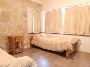 CASA DE 4 DORMITORIOS Y 3 BAÑOS EN ALQUILER 3 - REYEZUELO CARILO