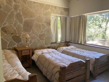 CASA DE 4 DORMITORIOS Y 3 BAÑOS EN ALQUILER 3 - REYEZUELO CARILO