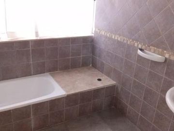 CASA DE 4 DORMITORIOS Y 3 BAÑOS EN ALQUILER 3 - REYEZUELO CARILO