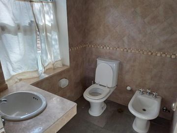 CASA DE 4 DORMITORIOS Y 3 BAÑOS EN ALQUILER 3 - REYEZUELO CARILO
