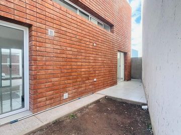 VENTA HERMOSOS DUPLEX DE 3 DORM - LOMAS DE MANANTIALES