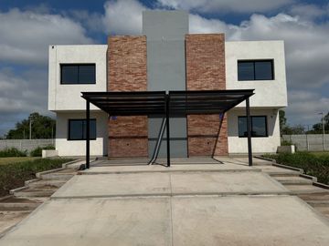 Venta  de Duplex - Distrito Sur - 3 Dormitorios Seguridad