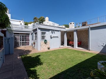 Casa a la venta en Hipolito Yrigoyen 1182 lujan centro
