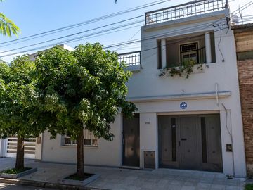 Casa a la venta en Hipolito Yrigoyen 1182 lujan centro