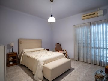 Casa a la venta en Hipolito Yrigoyen 1182 lujan centro