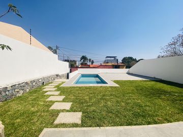 Casa en Fraccionamiento en Lomas de Tetela, Cuernavaca, Morelos CAEN-1097-Fr