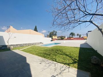 Casa en Fraccionamiento en Lomas de Tetela, Cuernavaca, Morelos CAEN-1097-Fr
