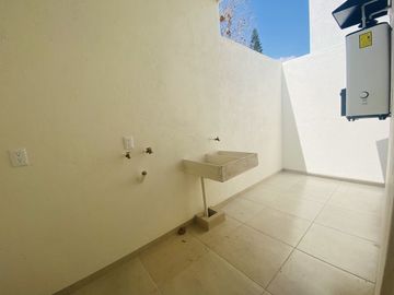 Casa en Fraccionamiento en Lomas de Tetela, Cuernavaca, Morelos CAEN-1097-Fr