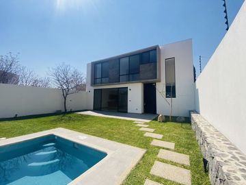 Casa en Fraccionamiento en Lomas de Tetela, Cuernavaca, Morelos CAEN-1097-Fr