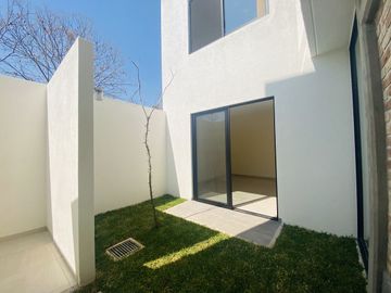 Casa en Fraccionamiento en Lomas de Tetela, Cuernavaca, Morelos CAEN-1097-Fr