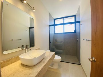 Casa en Fraccionamiento en Lomas de Tetela, Cuernavaca, Morelos CAEN-1097-Fr