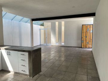 Casa en Fraccionamiento en Lomas de Ahuatlán, Cuernavaca, Morelos CAEN-1099-Fr