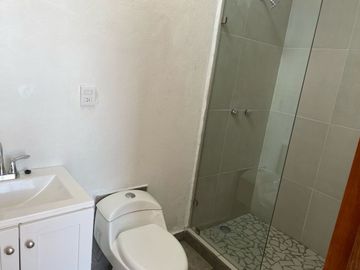 Casa en Fraccionamiento en Lomas de Ahuatlán, Cuernavaca, Morelos CAEN-1099-Fr