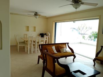 ESPECTACULAR CASA DE VENTA EN CASABLANCA SE AUTO PAGA SOLA FINANCIAMIENTO  GENERA UNA RENTABILIDAD ANUAL DE $ 12.000 AL AÑO .