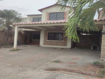 Casa en venta en urb. villa Club, Daule, Guayas