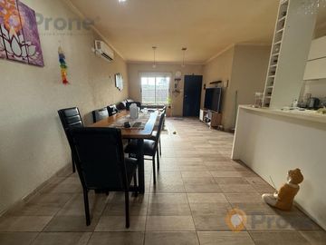 VENTA CASA 2 DORMITORIOS Y PILETA EN TDS3 ROLDAN