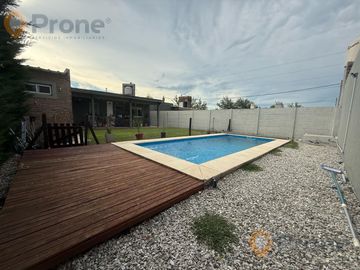 VENTA CASA 2 DORMITORIOS Y PILETA EN TDS3 ROLDAN