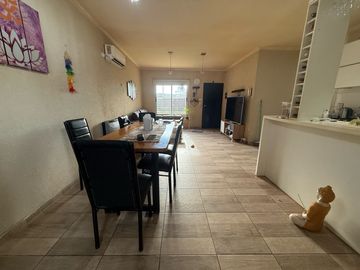 VENTA CASA 2 DORMITORIOS Y PILETA EN TDS3 ROLDAN