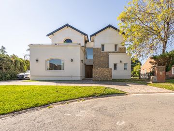 VENDE, CASA, COUNTRY LOS OMBUES A ESTRENAR, HUDSON