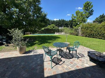VENDE, CASA, COUNTRY LOS OMBUES A ESTRENAR, HUDSON